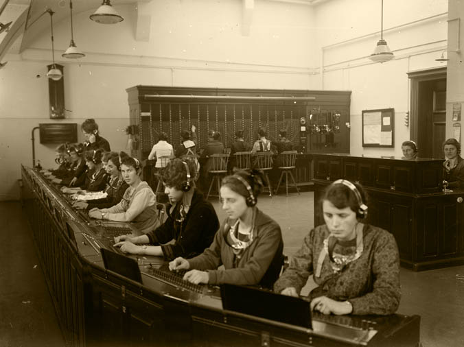 Telefonzentrale Hottingen, Telefonistinnen